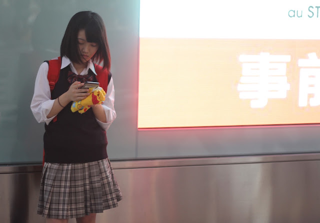 L’adolescente japonaise ou l’impératrice des signes